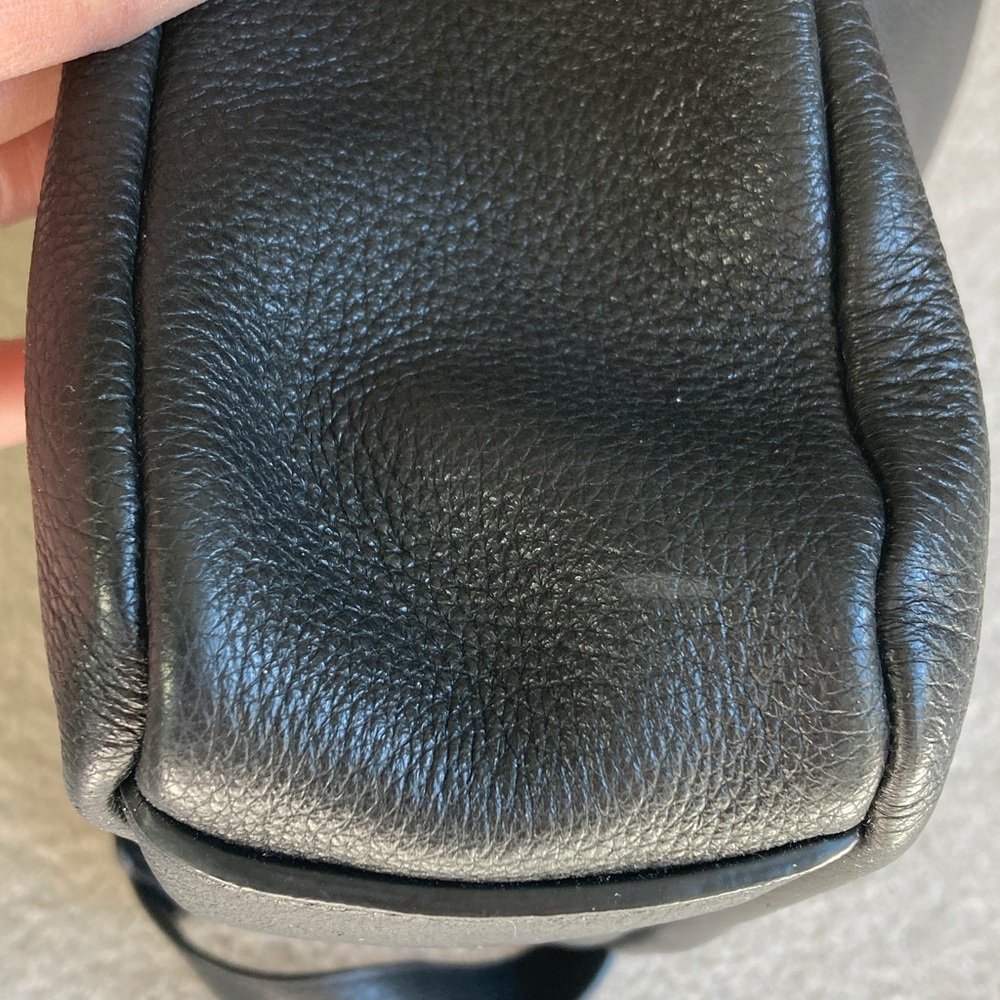 Marc by Marc Jacobs black leather messenger/crossbody/laptop bag - Picture 17 of 17